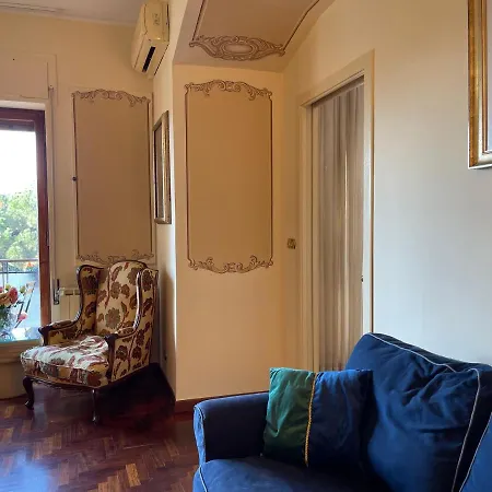 Lady House Apartment