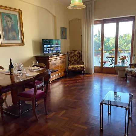 Apartment Lady House *